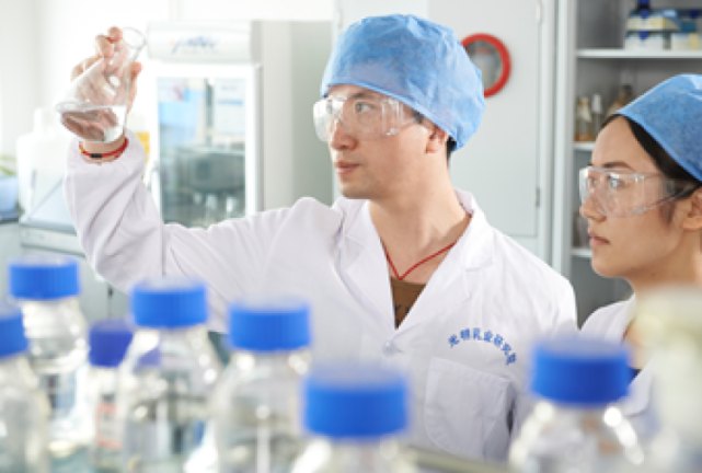 光明乳業(yè)攜手華熙生物 以生物科技賦能乳品創(chuàng)新，共筑女性健康新生態(tài)